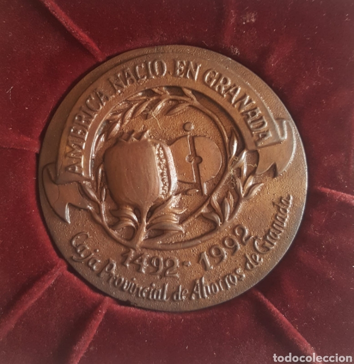 Trofeos y medallas: &rdquo; Medalla Conmemorativa Quinto Centenario en Granada&rdquo; Bronce - Foto 2