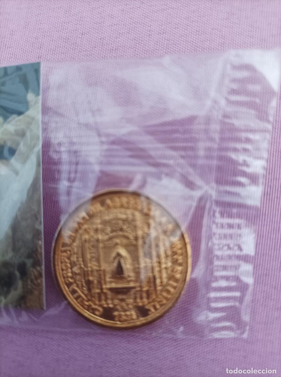 Trofeos y medallas: Moneda Conmemorativa Macarena San Gil - Foto 1
