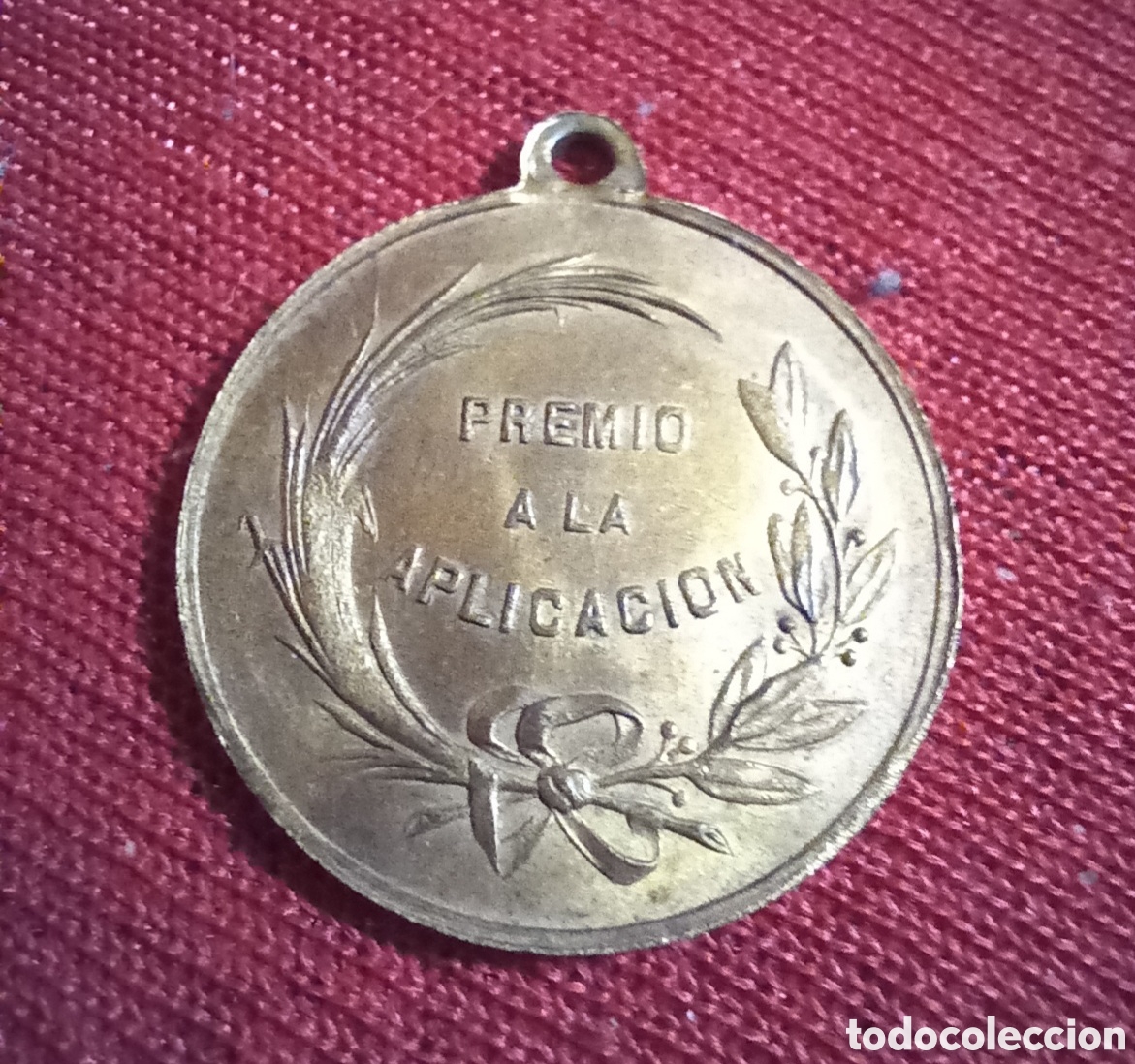 Trofeos y medallas: MEDALLA PREMIO A LA APLICACI&Oacute;N - Foto 2