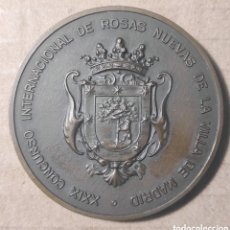 Trofeos y medallas: MEDALLA BRONCE XXIX CONCURSO INTERNACIONAL DE ROSAS NUEVAS DE LA VILLA DE MADRID 8 JUNIO 1984. Lote 384750894