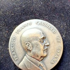 Trofeos y medallas: FRANCISCO FRANCO CAUDILLO DE ESPAÑA RECUERDO VISITA A MARTORELL 1966. Lote 386441779