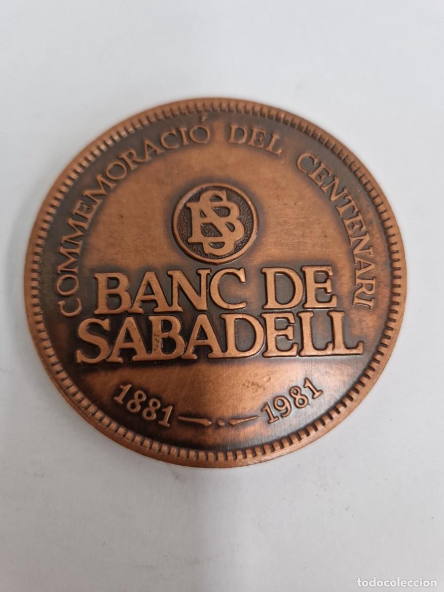 Trofeos y medallas: MEDALLA COMMEMORACIO DEL CENTENARI BANC DE SABADELL 1881-1981 - Foto 1