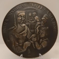 Trofeos y medallas: FALANGE. MOVIMIENTO. OBRA SINDICAL ARTESANÍA. D.N.S. PRIMERA MEDALLA. 1943.