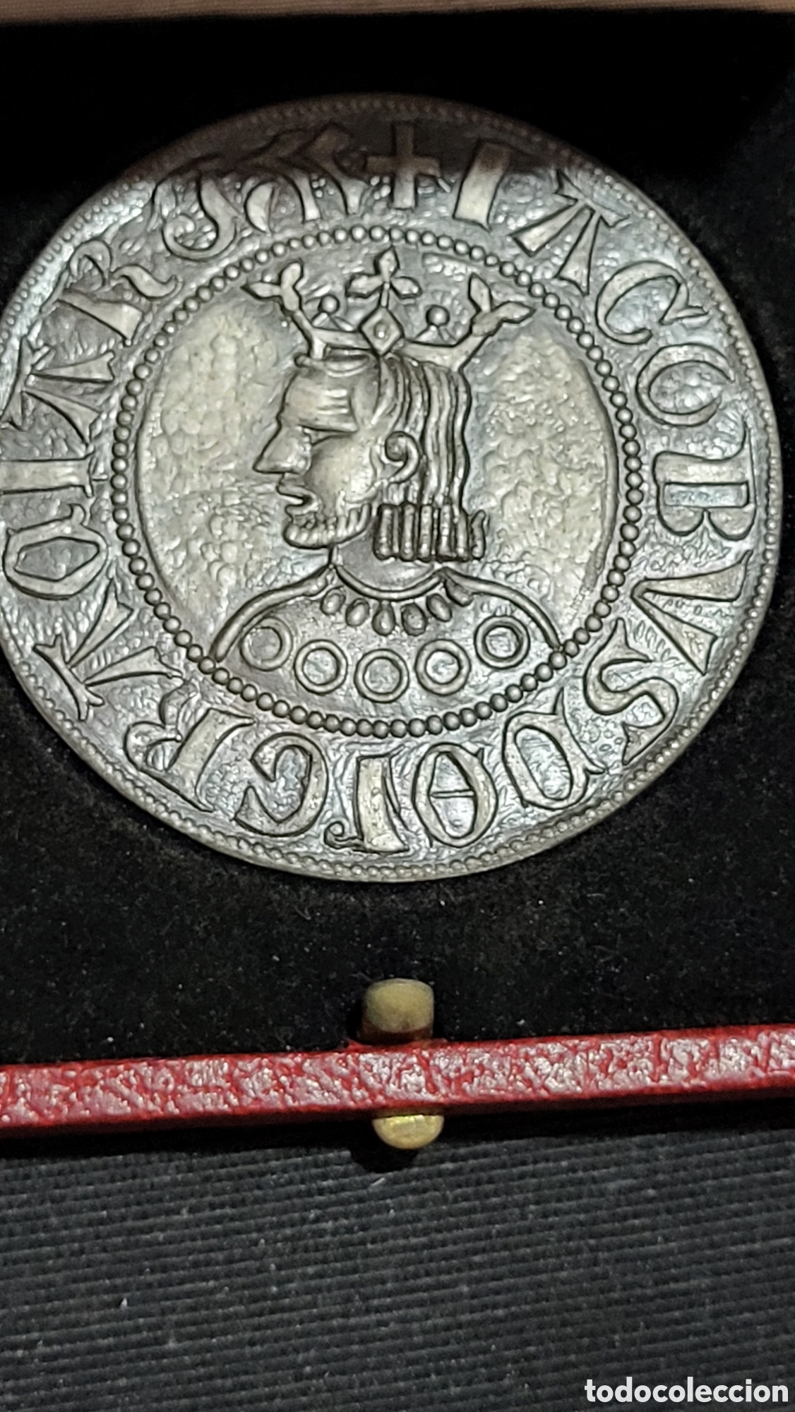Trofeos y medallas: Medalla Espa&ntilde;ola de Finanzas - Foto 1