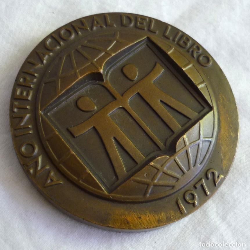 Trofeos y medallas: Medalla de bronce A&ntilde;o Internacional del Libro 1972 - Foto 1