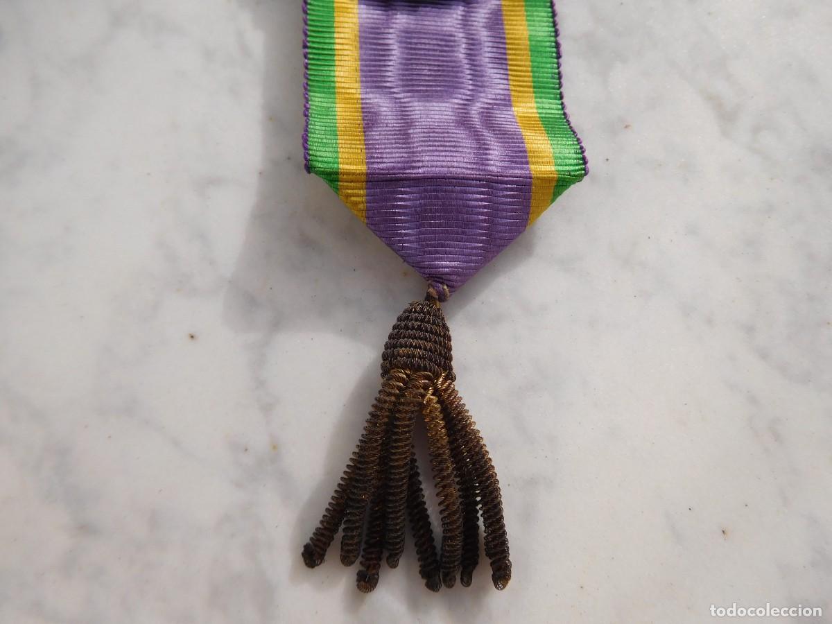 Trofeos y medallas: Emblema antiguo de tren con cinta y aguja - Foto 3