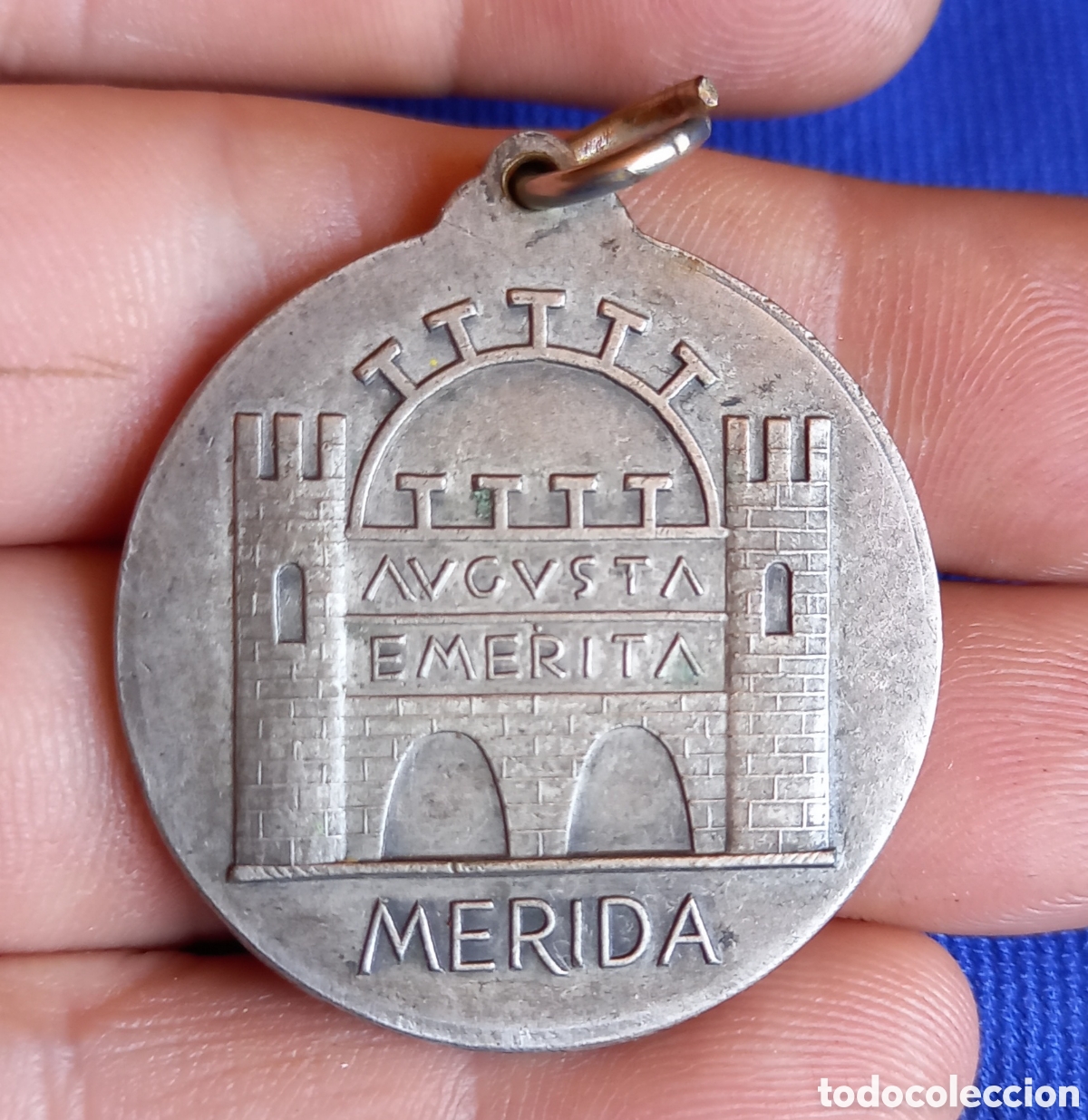 Trofeos y medallas: ANTIGUA MEDALLA MERIDA TEATRO ROMANO - Foto 1