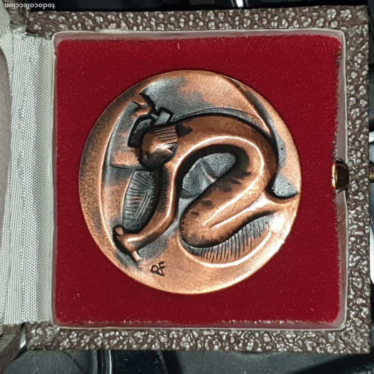 Trofeos y medallas: MEDALLA RAMON FERRAN , EUROPA 75 - Foto 2
