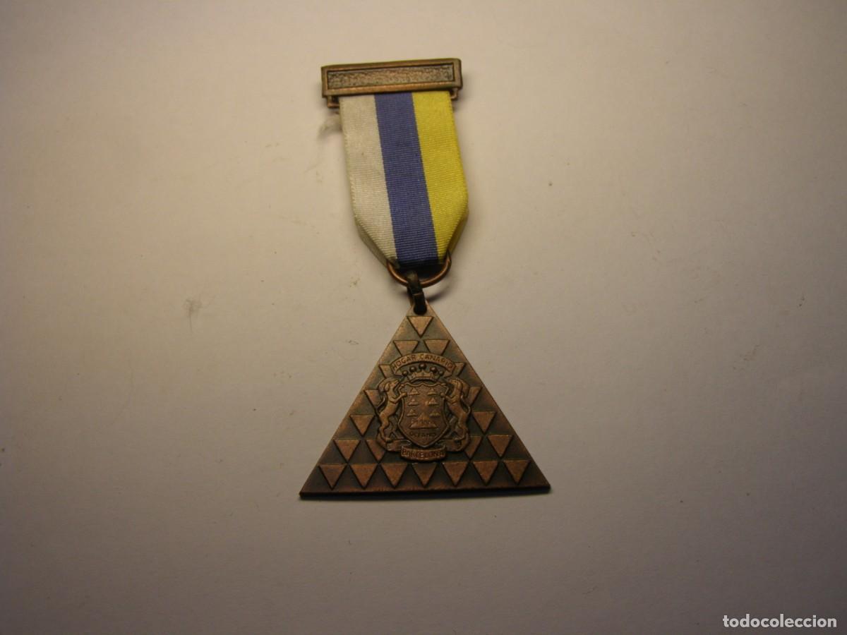 Trofeos y medallas: Medalla del Hogar Canario, Barcelona. - Foto 1