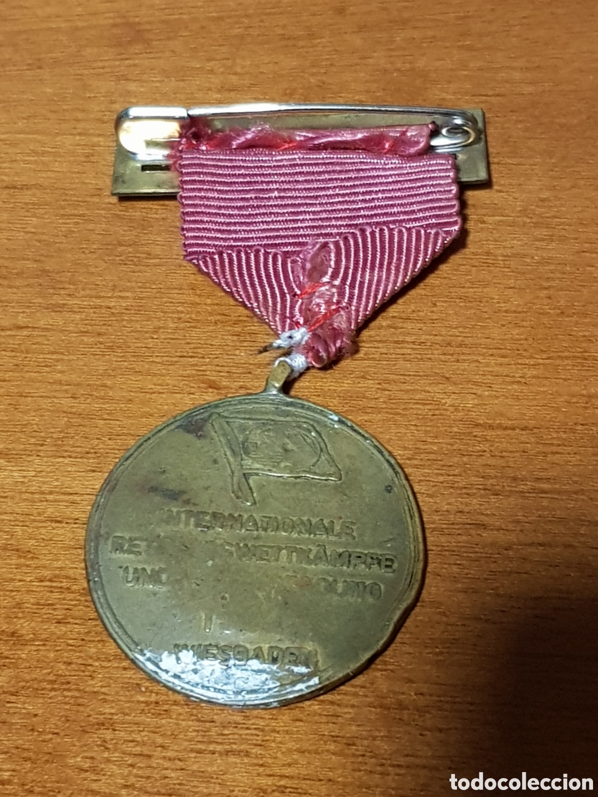 Trofeos y medallas: Medalla extranjera creo que a los h&eacute;roes - Foto 2