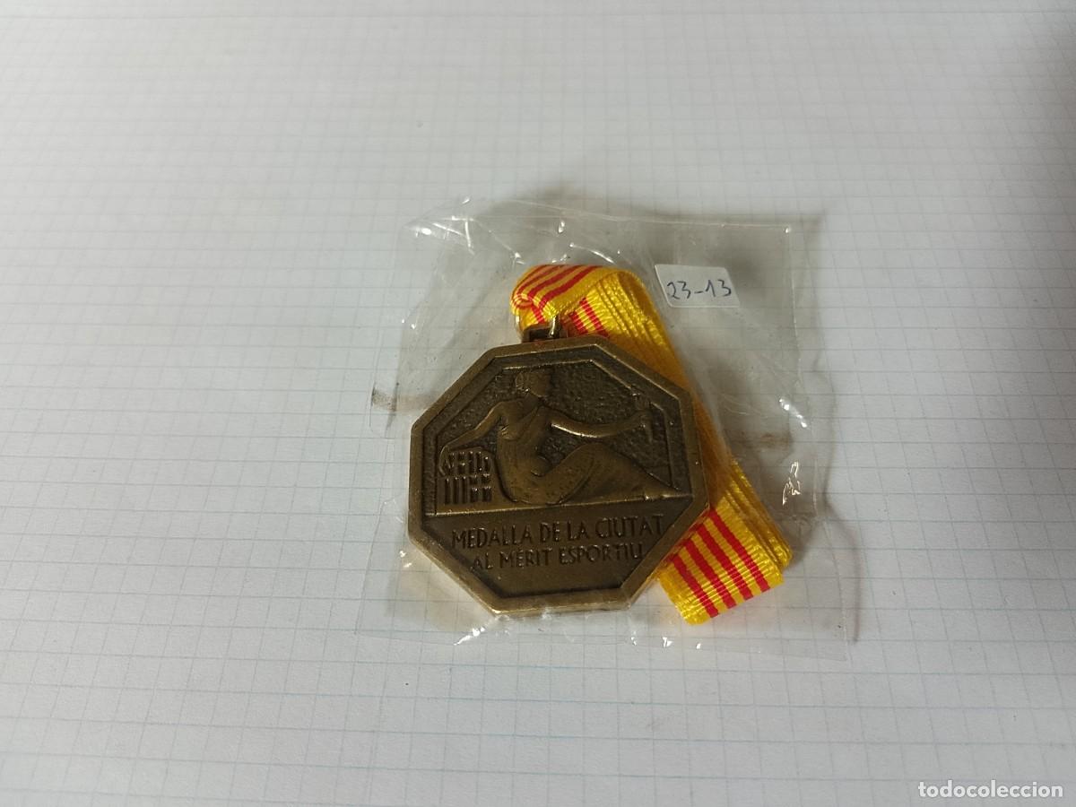 Trofeos y medallas: Medalla ciutat al m&eacute;rit esportiu - Foto 1