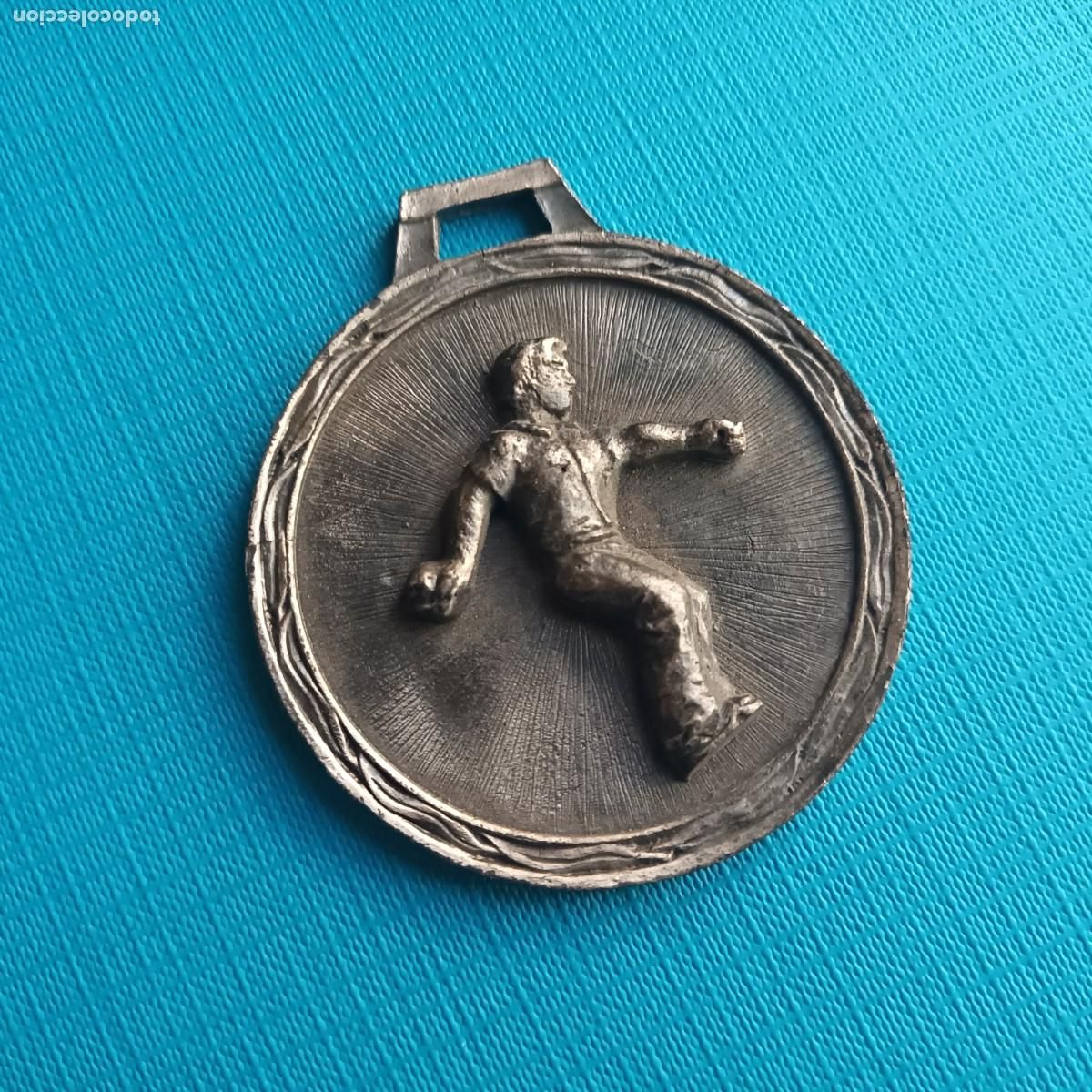 Trofeos y medallas: Medalla deportiva &bull; Lanzamiento - Foto 2