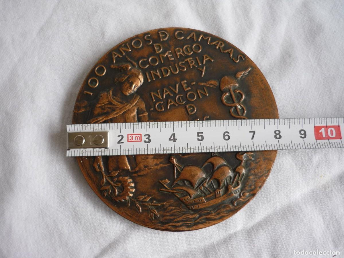 Trofeos y medallas: Medalla 100 a&ntilde;os de C&aacute;mara de Comercio Dama de Elche - Foto 5