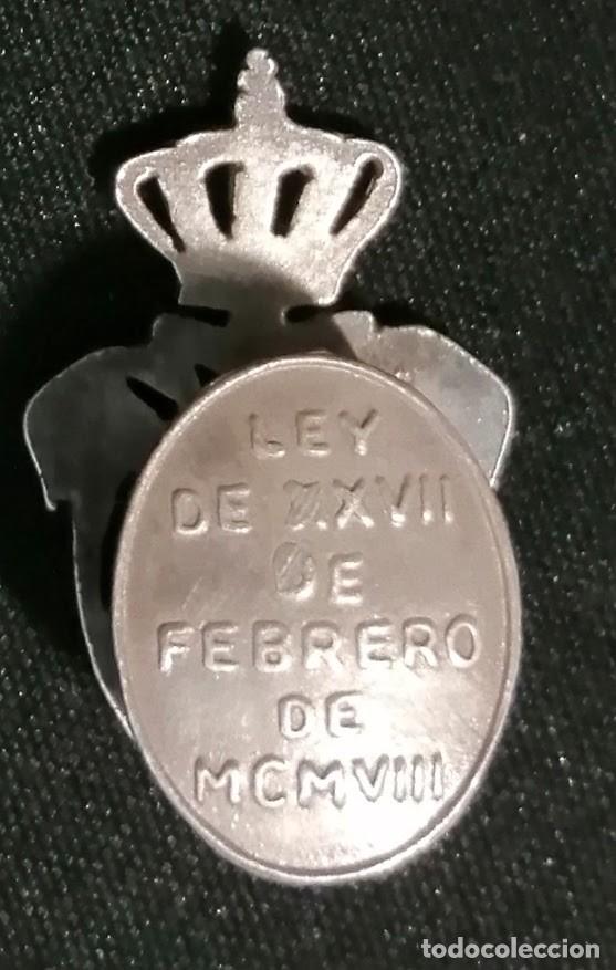 Trofeos y medallas: MEDALLA Y BOTON DE SOLAPA INST.NAC.PREV. PLATA. NUEVO. - Foto 3