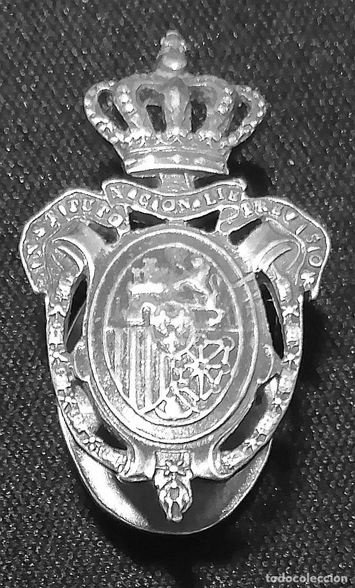Trofeos y medallas: MEDALLA Y BOTON DE SOLAPA INST.NAC.PREV. PLATA. NUEVO. - Foto 4