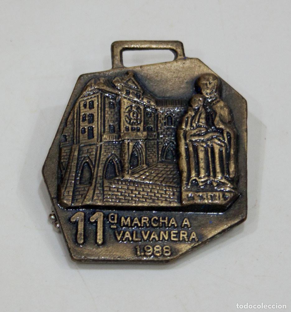Trofeos y medallas: MEDALLA DE LA 11&ordf; MARCHA A VALVANERA. 1988. - Foto 1
