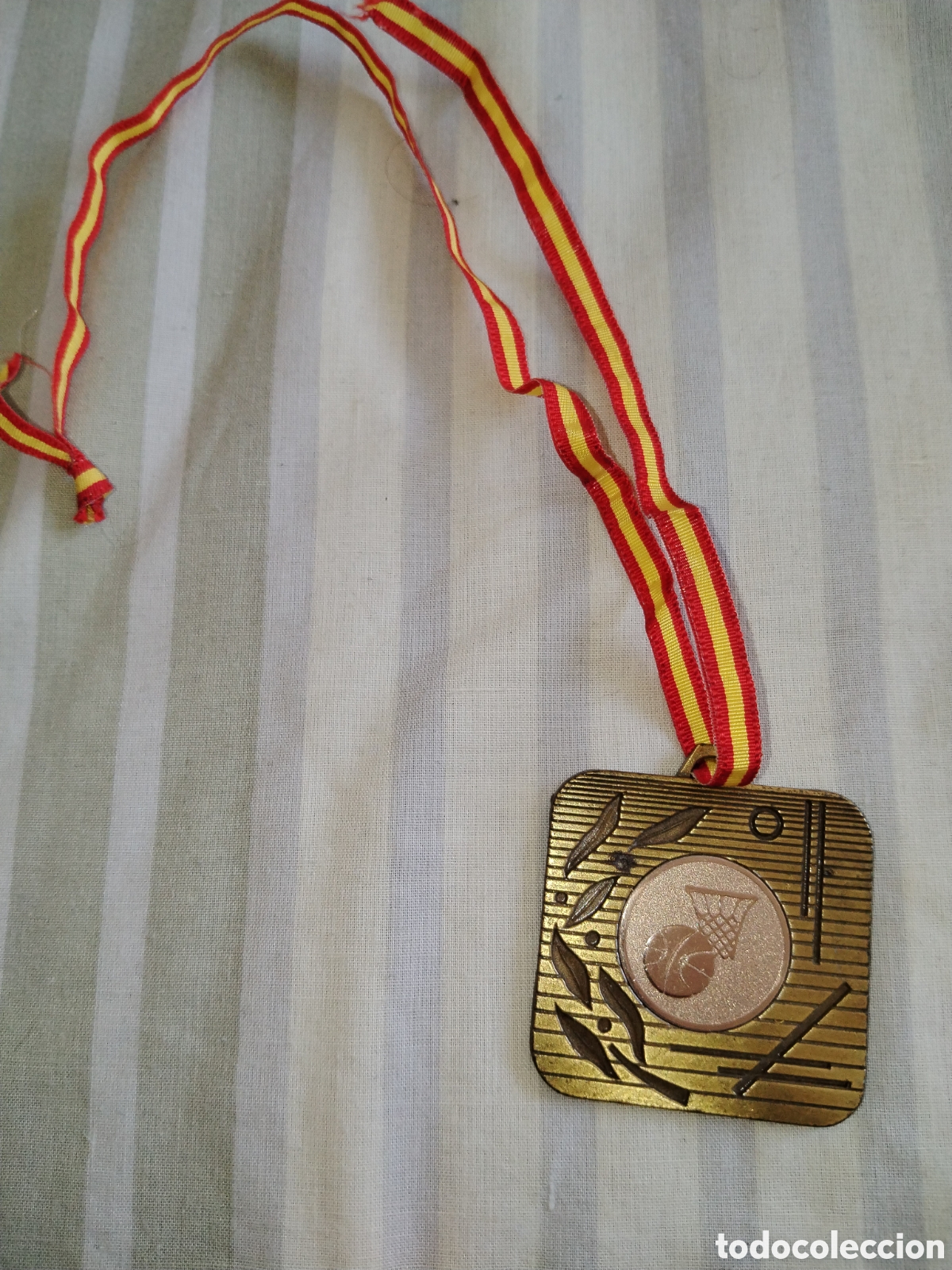 Trofeos y medallas: Medalla. Trofeo FA.P.A. 1988 - Foto 1