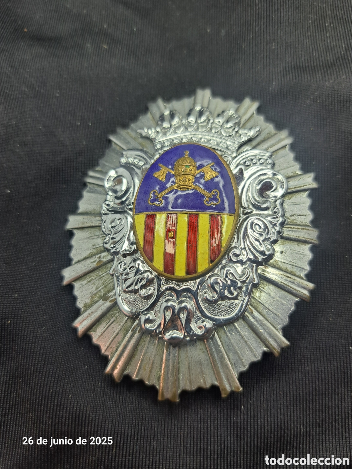 Trofeos y medallas: Preciosa placa de pecho esmaltada desconozco origen - Foto 1