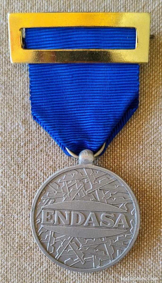 Trofeos y medallas: MEDALLA ENDASA. 15 A&Ntilde;OS DE SERVICIO. - Foto 3