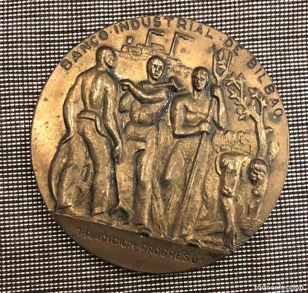 Trofeos y medallas: MEDALLA BANCO INDUSTRIAL DE BILBAO TRADICION PROGRESO. 1964 - Foto 1