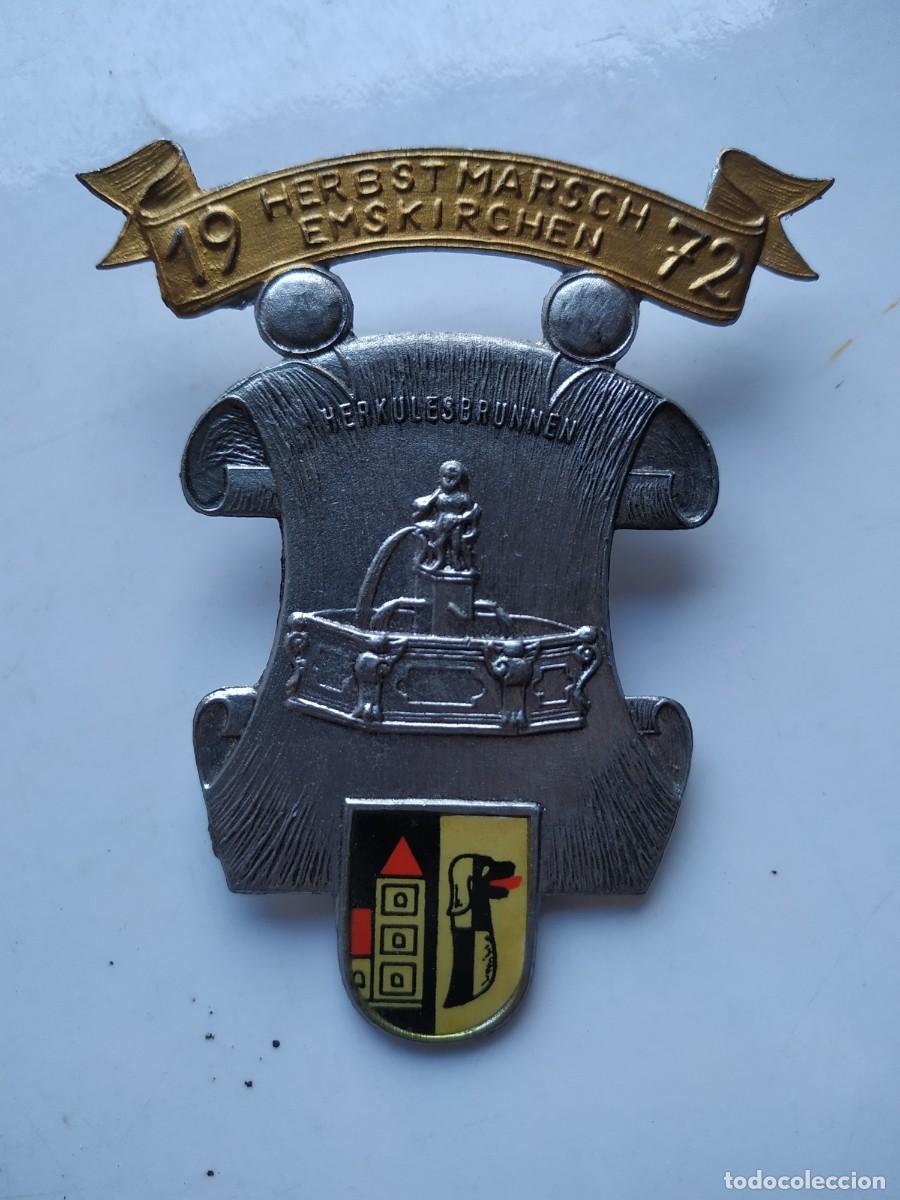 Trofeos y medallas: INSIGNIA O MEDALLA EMSKIRCHEN 1972 - Foto 1