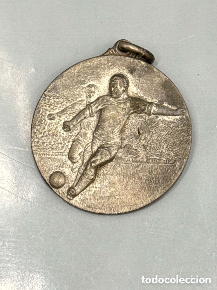 Trofeos y medallas: Medalla deportiva 1957 - Foto 2