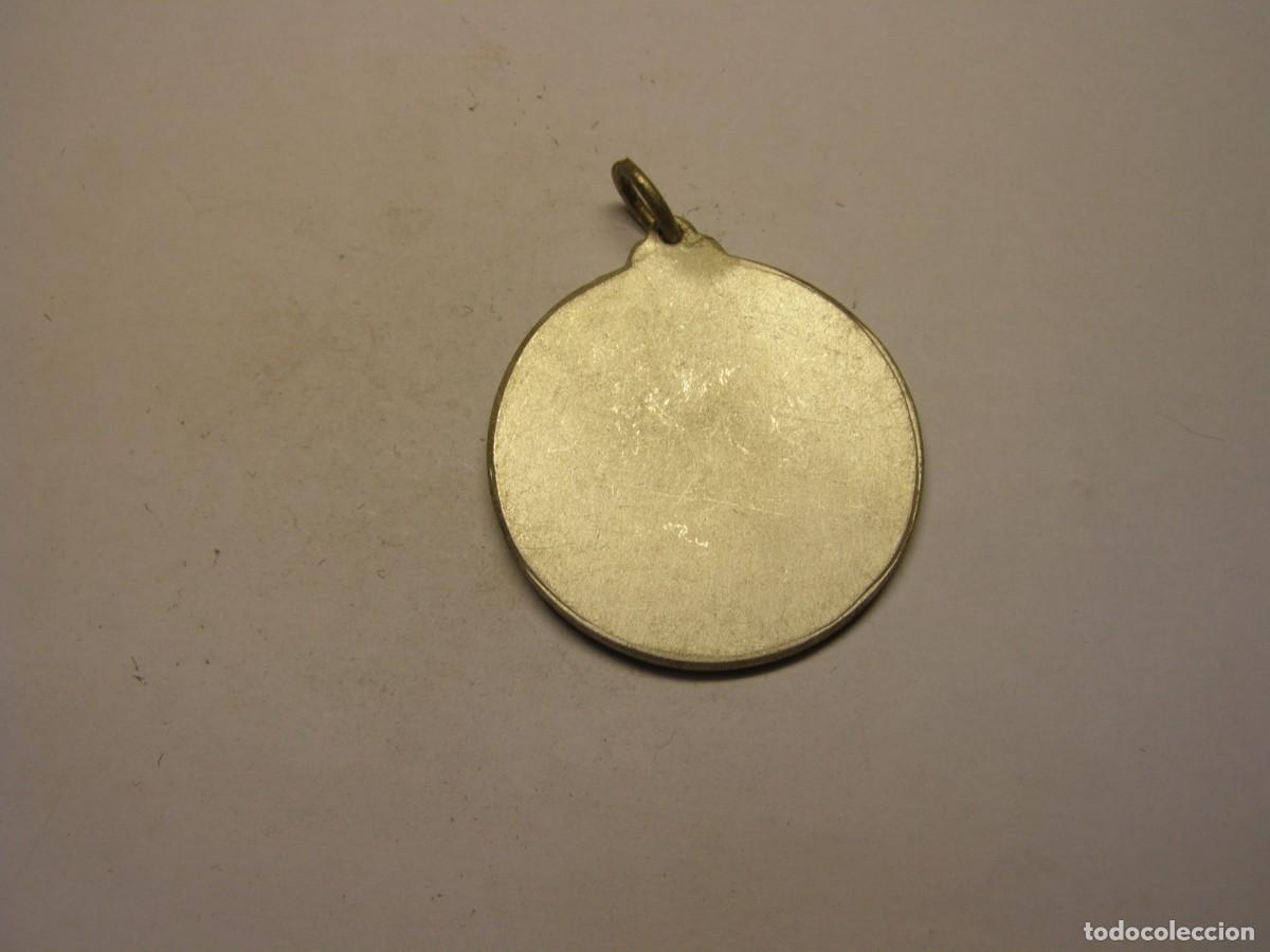 Trofeos y medallas: Vieja medalla deportiva. - Foto 2