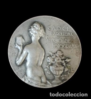 Trofeos y medallas: MEDALLA DEL CONCURSO FOTOGR&Aacute;FICO DE BARCELONA. PONS ESC. PLATA. ESPA&Ntilde;A. 1933.