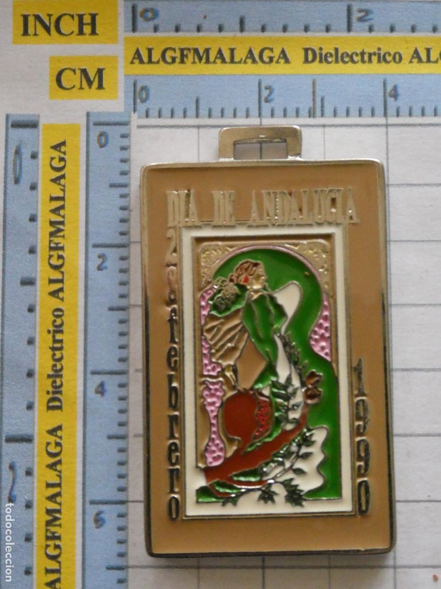 Trofeos y medallas: MEDALLA CULTURAL. D&Iacute;A DE ANDALUC&Iacute;A 28 FEBRERO A&Ntilde;O 1990 GRANADA. 40GR