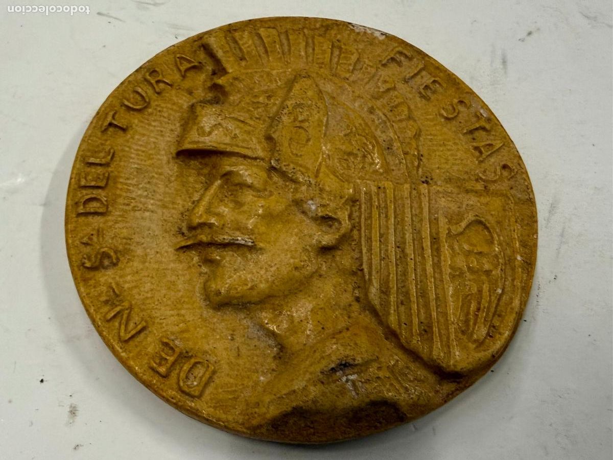 Trofeos y medallas: Extraordinario Original de medallon en madera para molde de bronce. M.Traite. Filatelia Olot 1966