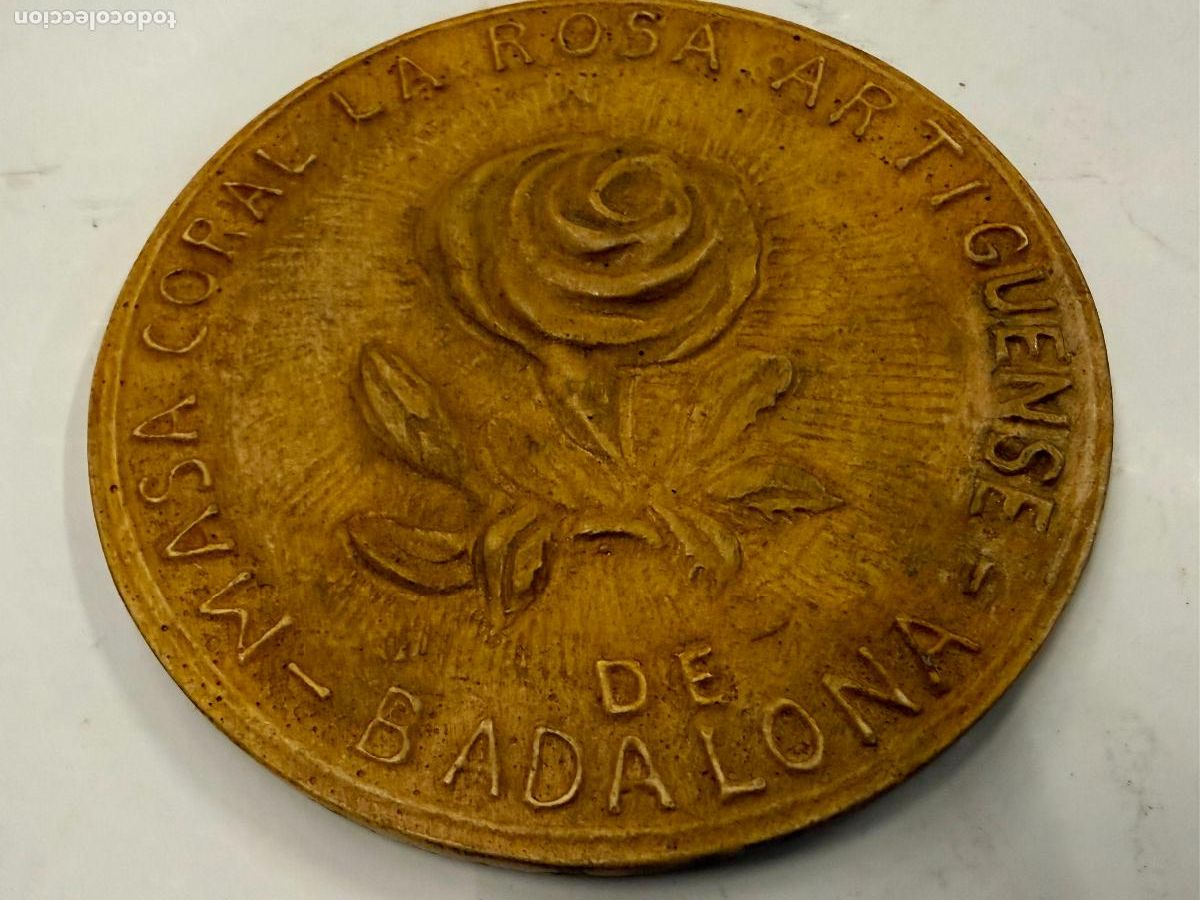 Trofeos y medallas: Extraordinario Original de medallon en madera para molde de bronce M.Traite Rosa Artiguense Badalona