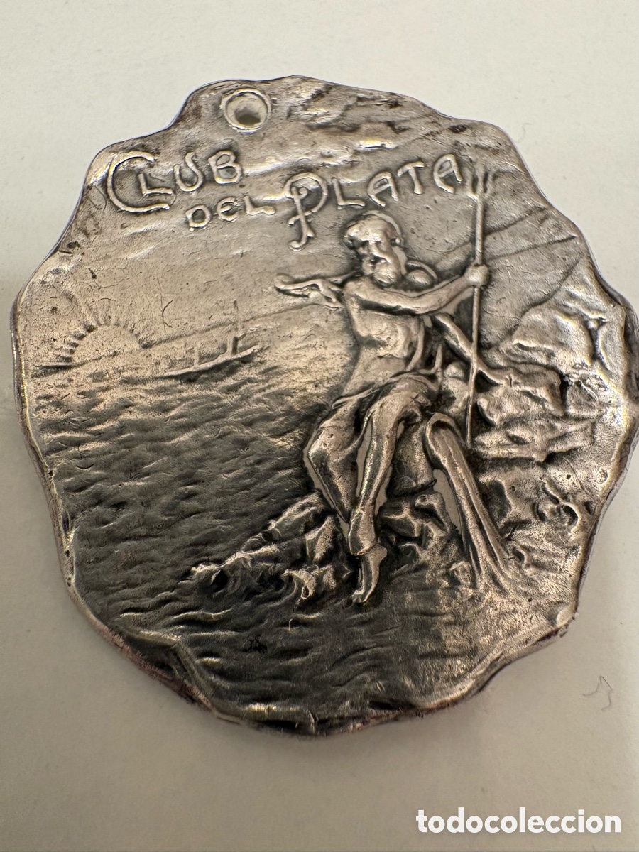 Trofeos y medallas: Antigua Medalla de Socio Plata - Club del Plata - Grabador Gottuzzo - J. Vieyra Latorre