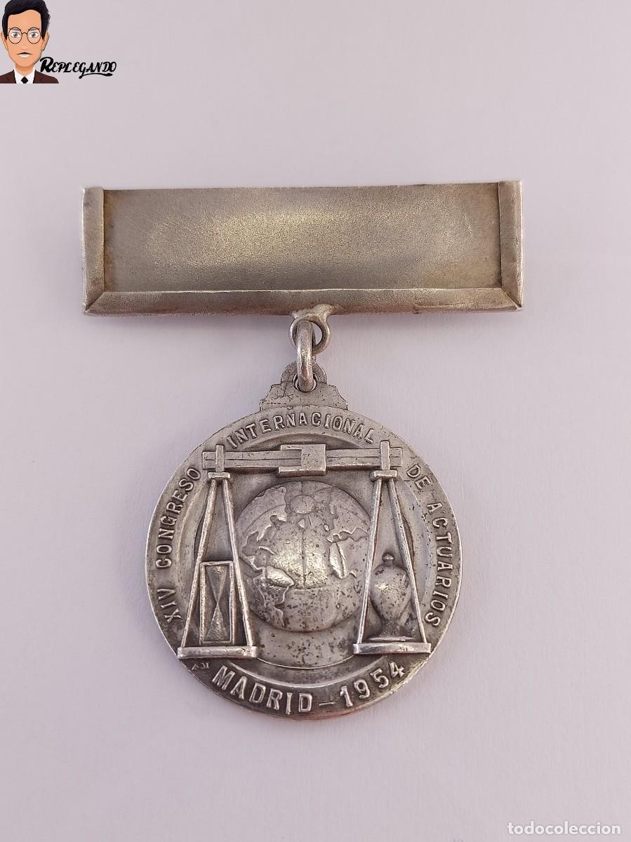 Trofeos y medallas: ANTIGUA MEDALLA XIV CONGRESO INTERNACIONAL DE ACTUARIOS : MADRID A&Ntilde;O 1954 (CON PASADOR)
