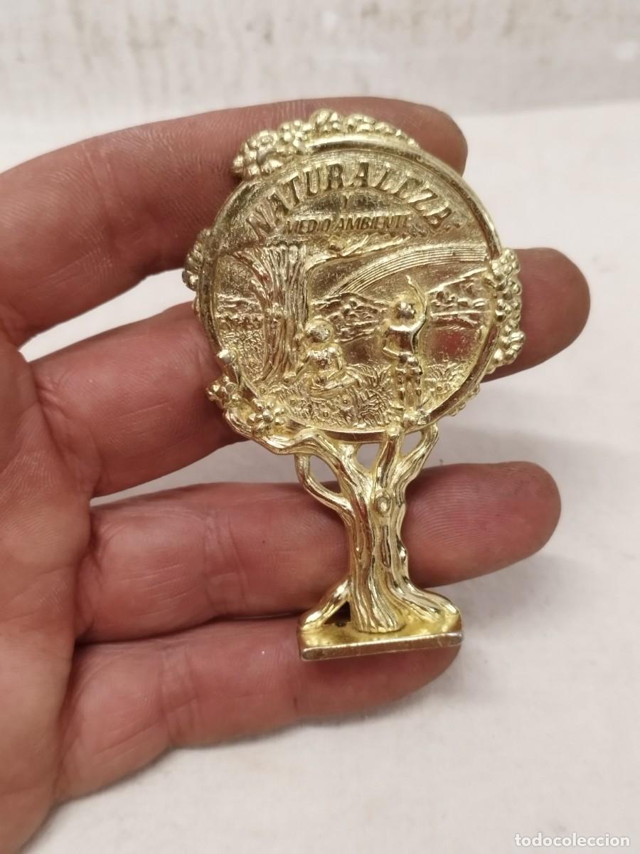 Trofeos y medallas: Trofeo, medalla a&ntilde;o europeo. Conmemorativa certamen nacional naturaleza medio ambiente, 1987.