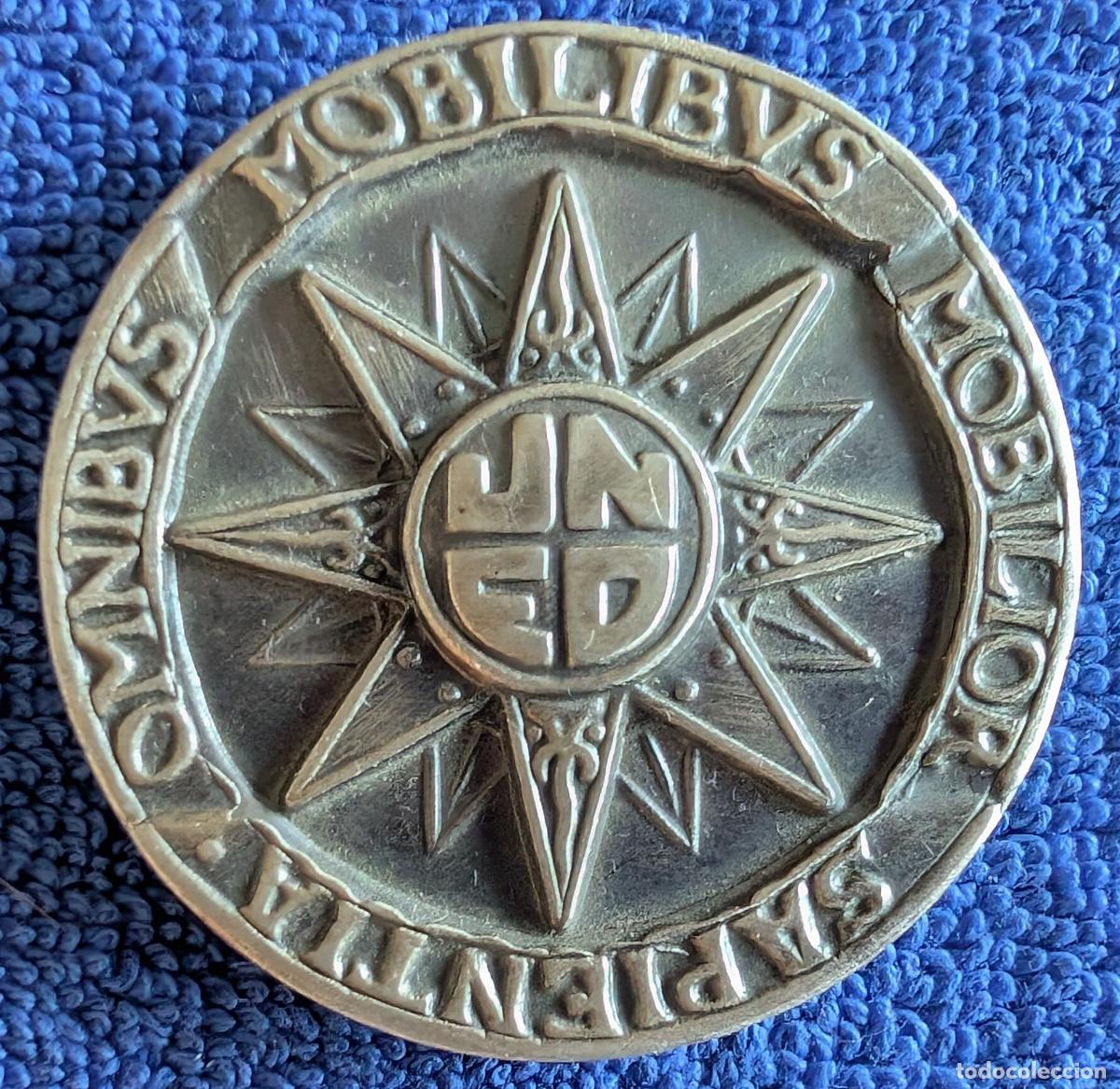 Trofeos y medallas: Medalla conmemorativa del 25 Aniversario de la UNED (1997)