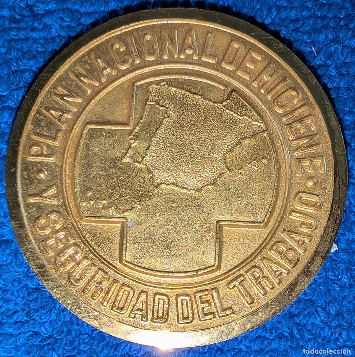 Trofeos y medallas: Direcci&oacute;n General de Seguridad Social - Ministerio de Trabajo - M&aacute;laga (1974)
