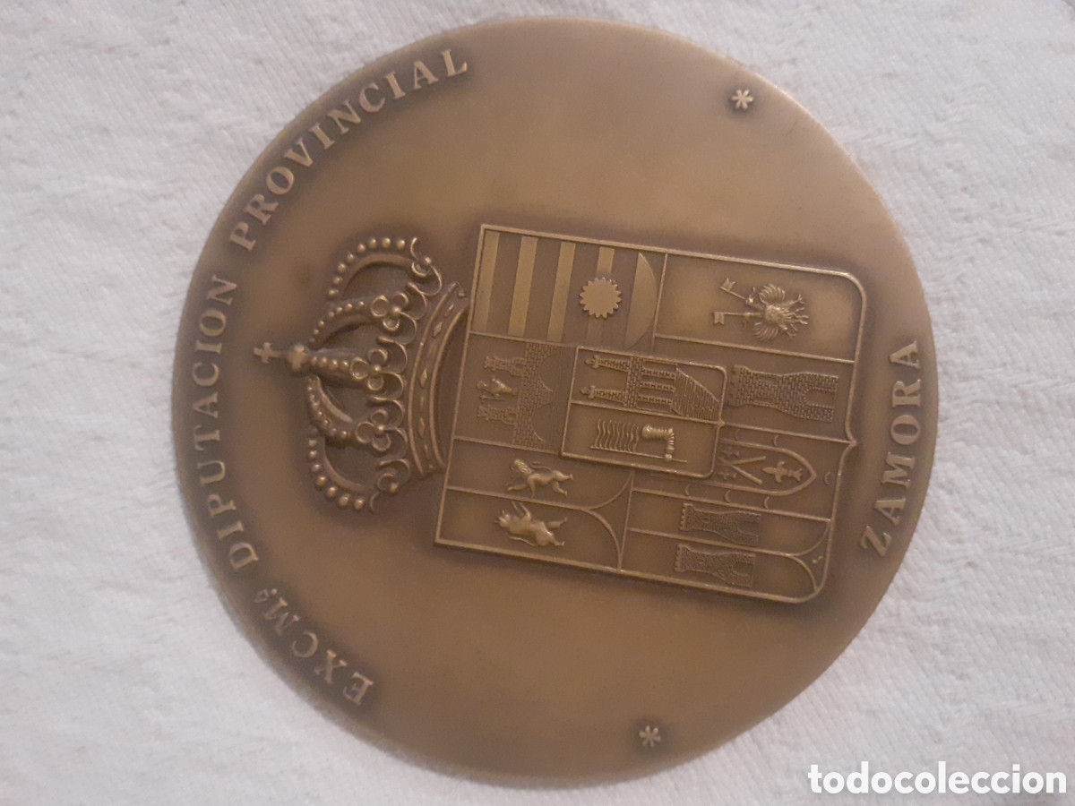 Trofeos y medallas: GRAN MEDQLLA DIPUTACION PROVINCIAL DE ZAMORA. 9 CM. 1983. PALACIO PROVINCIAL.
