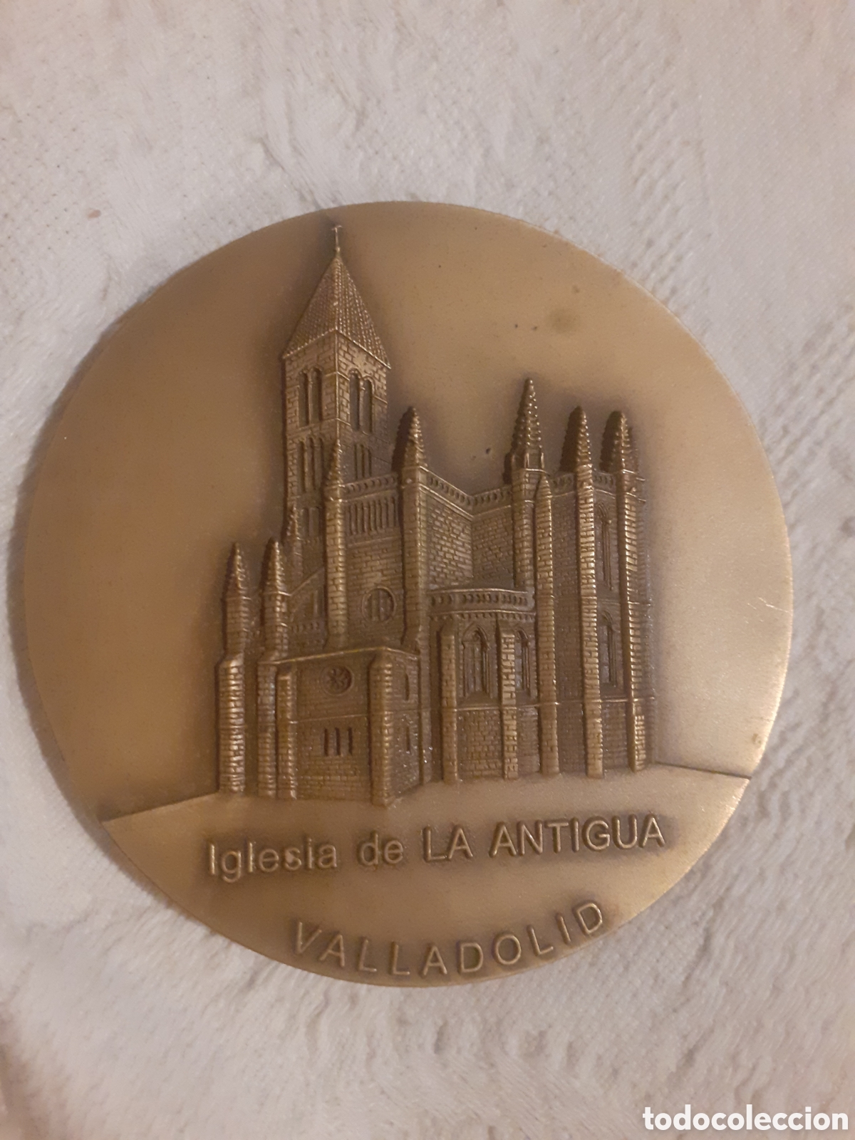 Trofeos y medallas: GRAN MEDALLA IGLESIA DE LA ANTIGUA. VALLADOLID. LOTERIA DEL HUMOR. 8 CM. 1996