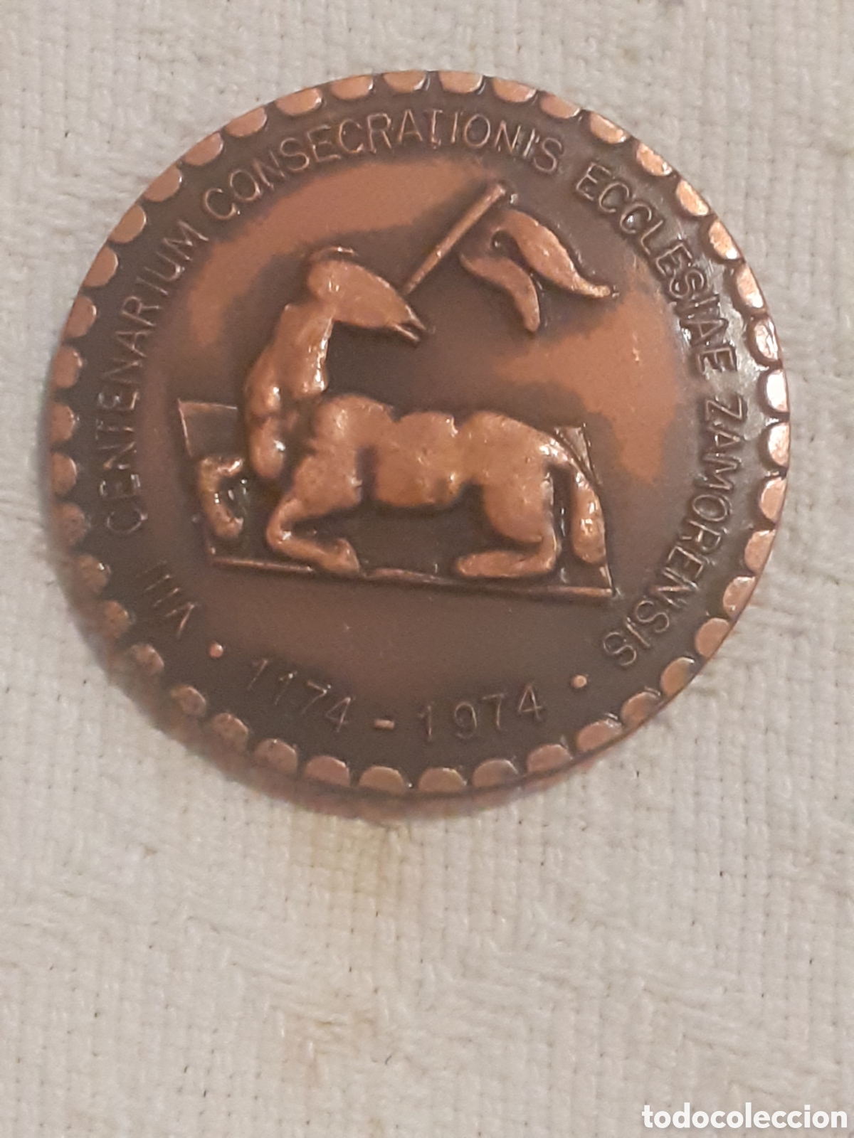 Trofeos y medallas: GRAN MEDALLA CONSAGRACION CATEDRAL ZAMORA. VIII CENTENARIO. 1974. 3,5 CM. BRONCE