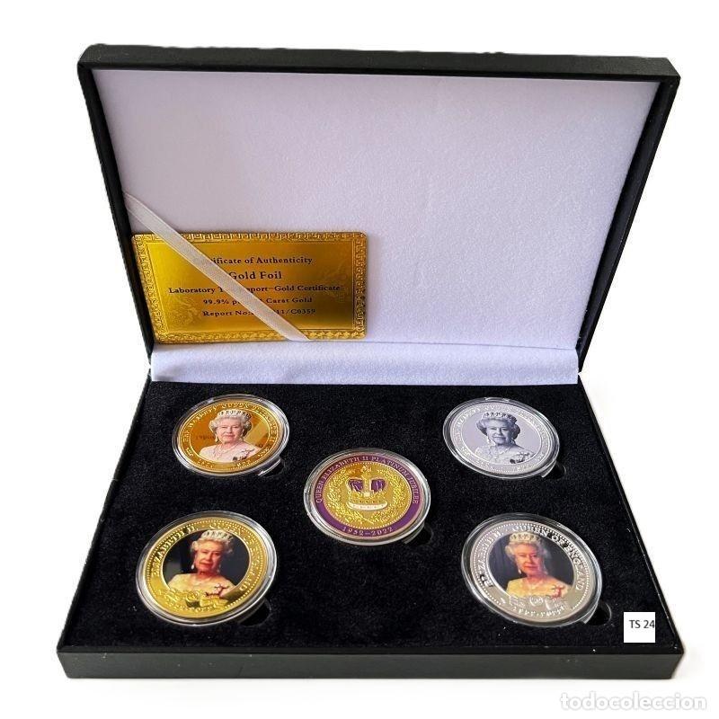Trofeos y medallas: SET DE 5 TOKENS CONMEMORATIVOS DE LA REINA ISABEL II DEL REINO UNIDO. COLECCI&Oacute;N DE SOUVENIRS (TS 24)
