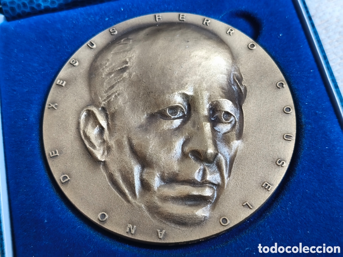 Trofeos y medallas: Medalla Xes&uacute;s Ferro Couselo.Limitada 47/300 - Foto 2