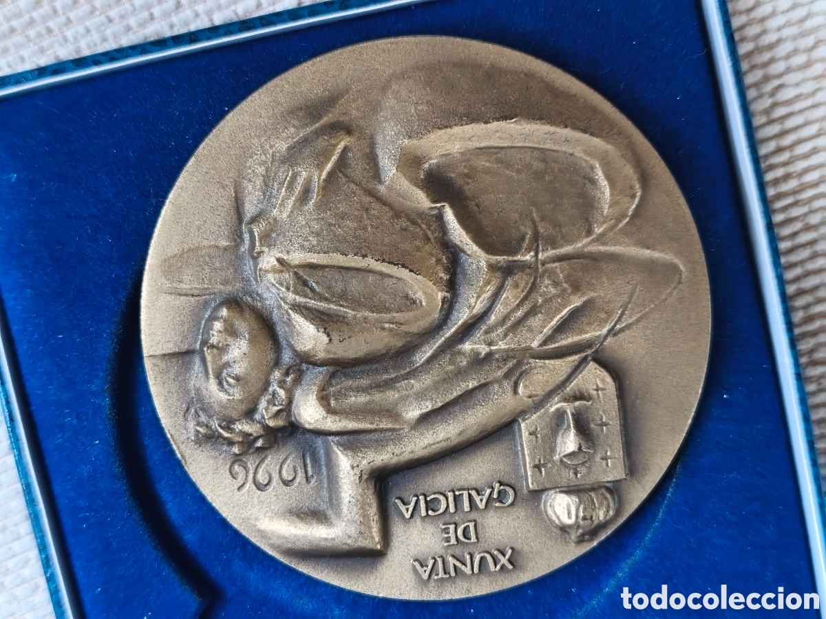 Trofeos y medallas: Medalla Xes&uacute;s Ferro Couselo.Limitada 47/300 - Foto 3