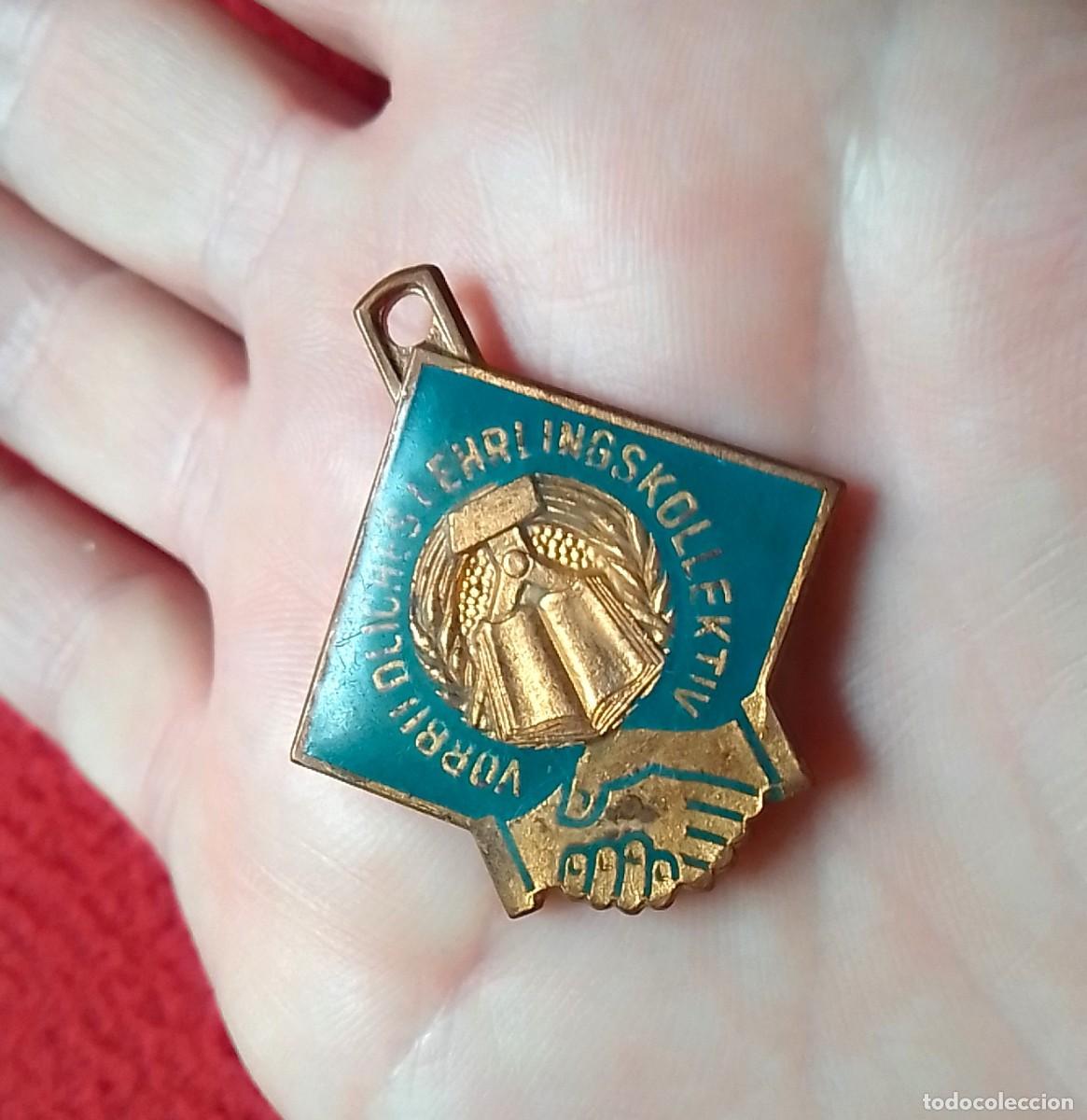 Trofeos y medallas: MEDALLA MEDAL M&Eacute;DAILLE COLGANTE..SOZIALISTISCHER BERUFSWETTBEWERB DER LEHRLINGE DER DDR RDA ALEMANIA