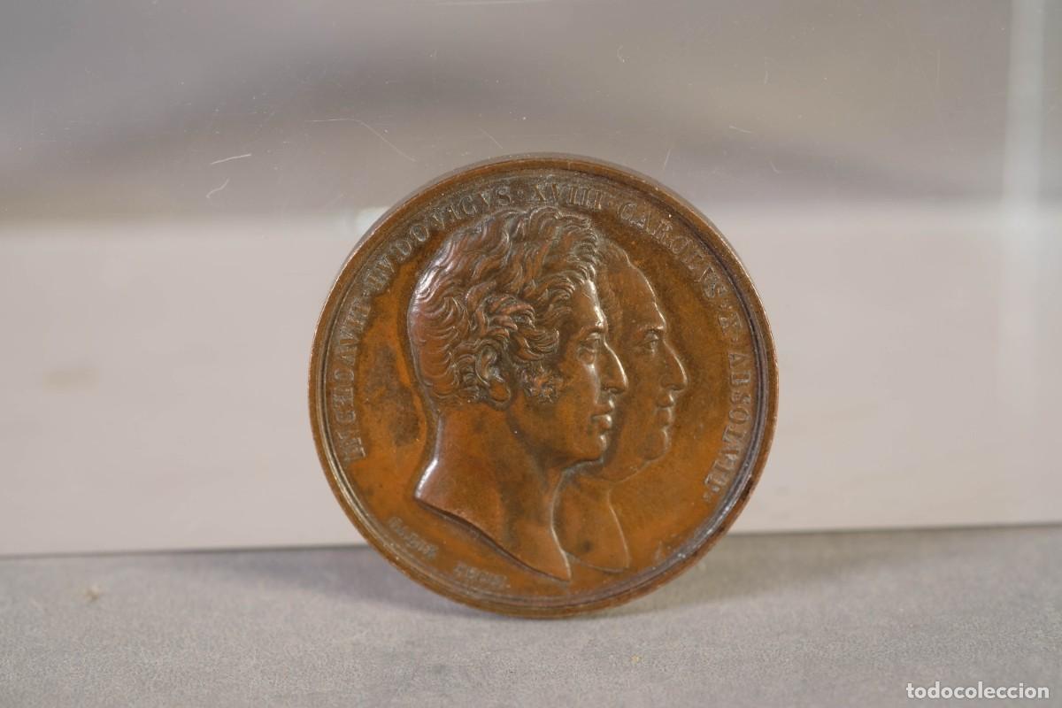 Trofeos y medallas: MEDALLA EN BRONCE DE CARLOS X Y LUIS XVIII 1825