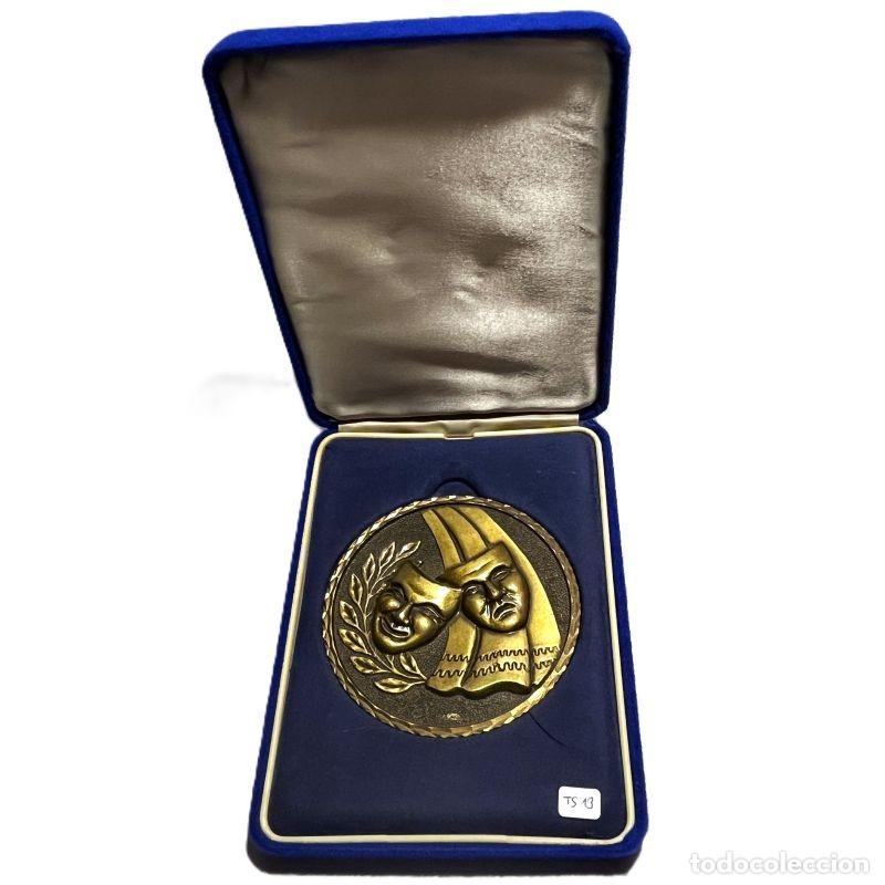 Trofeos y medallas: TOKEN CONMEMORATIVO DEL PRIMER CONCURSO DE TEATRO AMATEUR &rdquo;PATRICI CLARA&rdquo; EN CALONGE A&Ntilde;O 2003 (TS 13