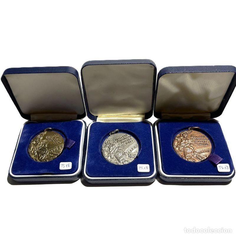 Trofeos y medallas: SET DE 3 TOKENS CONMEMORATIVOS DE LOS XXII JUEGOS OL&Iacute;MPICOS DE MOSC&Uacute; 1980 (TS 18)