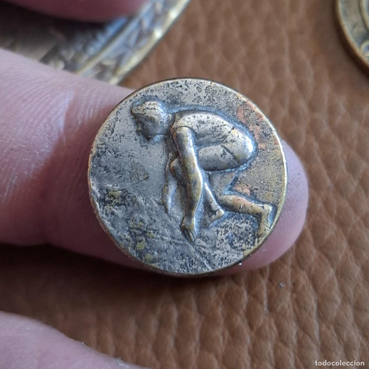 Trofeos y medallas: Antigua peque&ntilde;a medalla / moneda de atletismo.
