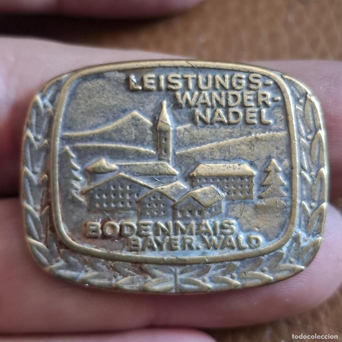 Trofeos y medallas: antiguo medalla alemana de rendimiento de senderismo de Bodenmais,en la regi&oacute;n del Bosque B&aacute;varo.