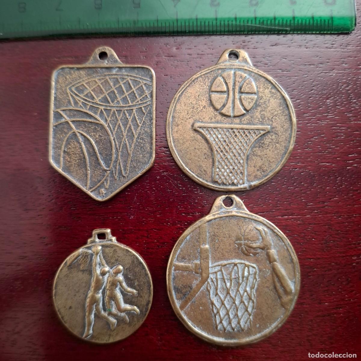 Trofeos y medallas: Lote de 4 antiguas medallas de baloncesto