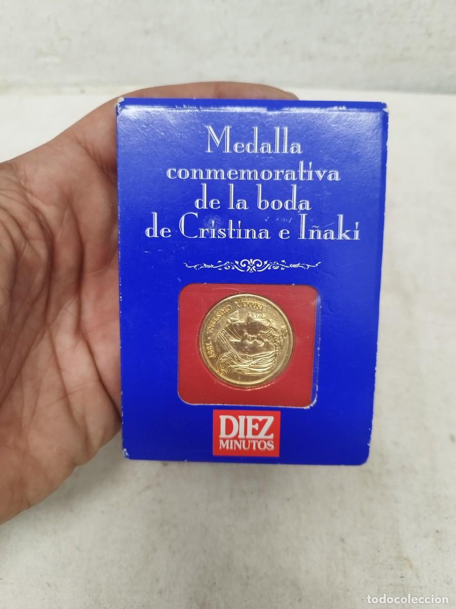 Trofeos y medallas: Medalla conmemorativa de la boda de Cristina y I&ntilde;aki. De la revista diez minutos.